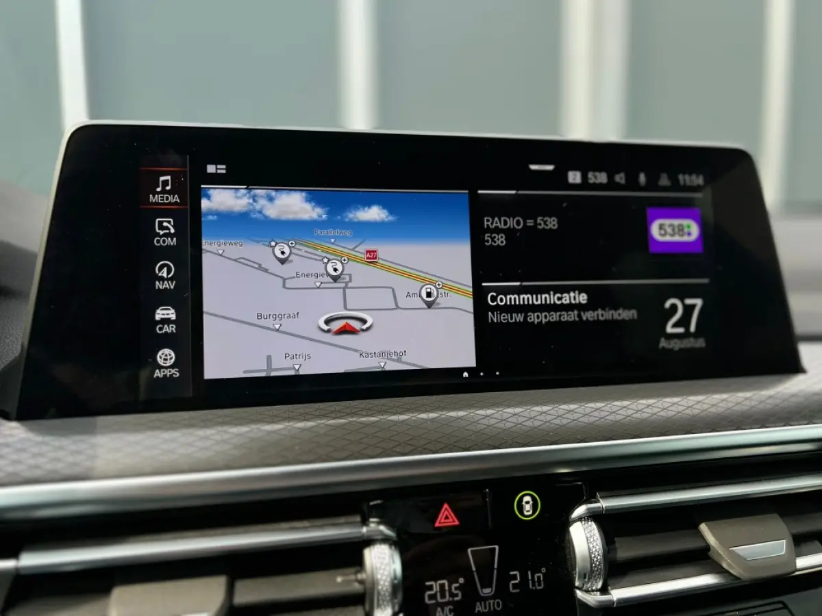 xDrive30e M-Sport | ACC | Camera | Leer | Sportstoelen | Navi