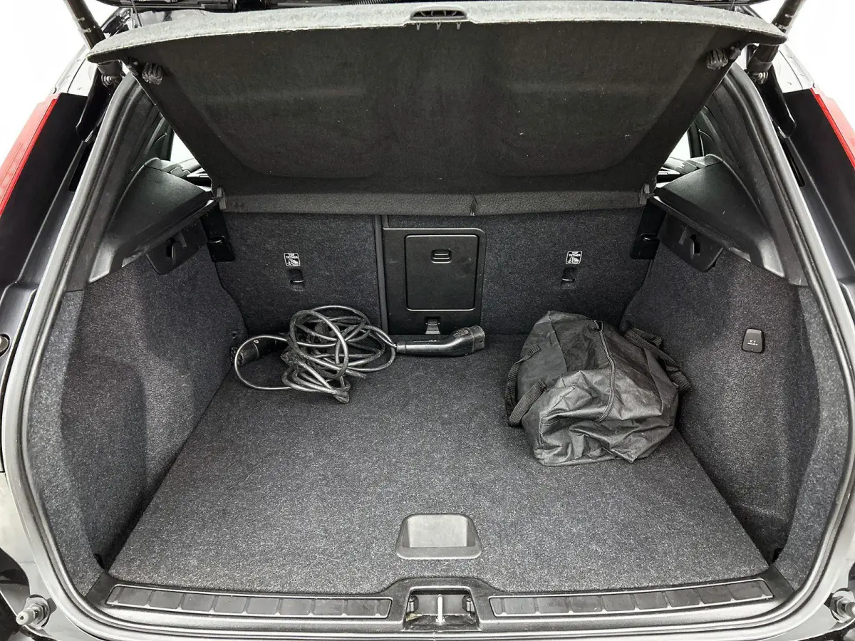 1.5 T5 Plus Dark | HARMAN KARDON | NAVIGATIE | MEMORY STOELEN | STOELVERWARMING | STUURVERWARMING | NAVIGATIE | TREKHAAK |
