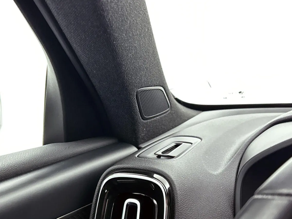 1.5 T5 Plus Dark | HARMAN KARDON | NAVIGATIE | MEMORY STOELEN | STOELVERWARMING | STUURVERWARMING | NAVIGATIE | TREKHAAK |