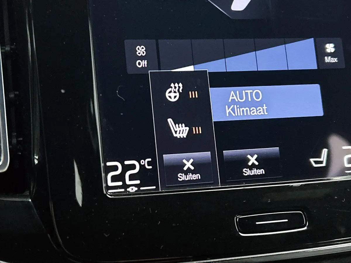 1.5 T5 Plus Dark | HARMAN KARDON | NAVIGATIE | MEMORY STOELEN | STOELVERWARMING | STUURVERWARMING | NAVIGATIE | TREKHAAK |