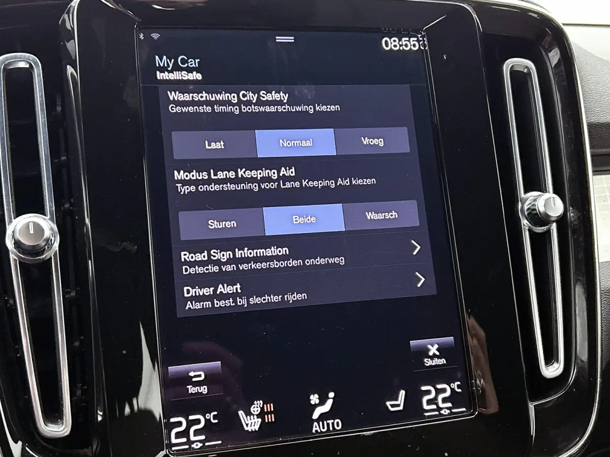 1.5 T5 Plus Dark | HARMAN KARDON | NAVIGATIE | MEMORY STOELEN | STOELVERWARMING | STUURVERWARMING | NAVIGATIE | TREKHAAK |