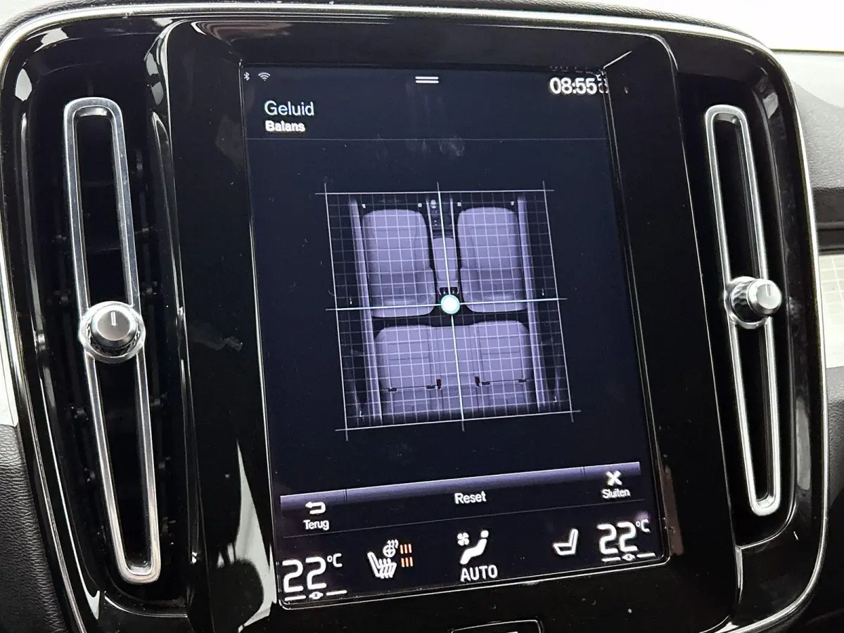 1.5 T5 Plus Dark | HARMAN KARDON | NAVIGATIE | MEMORY STOELEN | STOELVERWARMING | STUURVERWARMING | NAVIGATIE | TREKHAAK |