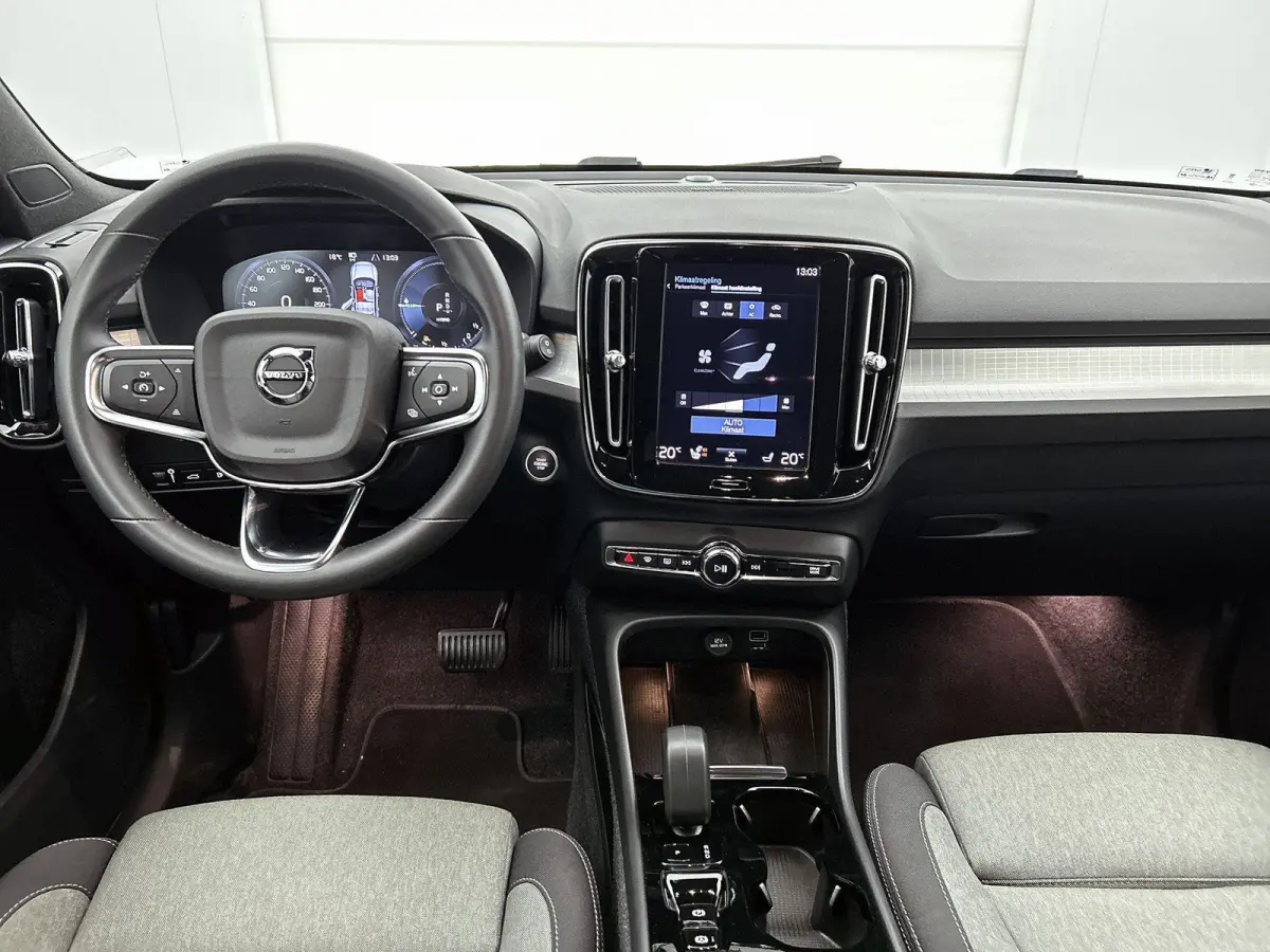 T5 Plus Bright | HARMAN KARDON | ACHTERUITRIJCAMERA | STOELVERWARMING | STUURVERWARMING | NAVIGATIE | CLIMATE CONTROL | DAB RADIO | RIJSTROOKHULP | LICHTMETALEN VELGEN |