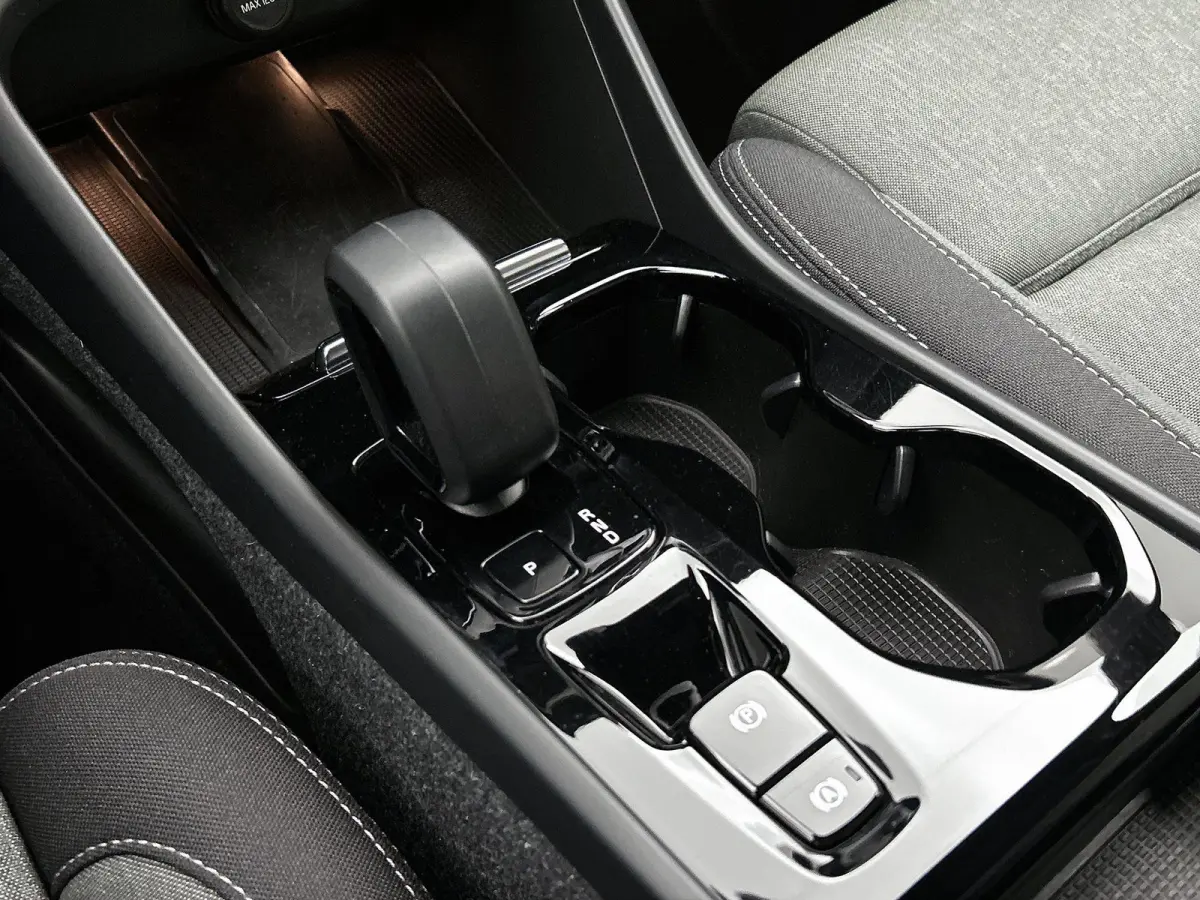 T5 Plus Bright | HARMAN KARDON | ACHTERUITRIJCAMERA | STOELVERWARMING | STUURVERWARMING | NAVIGATIE | CLIMATE CONTROL | DAB RADIO | RIJSTROOKHULP | LICHTMETALEN VELGEN |
