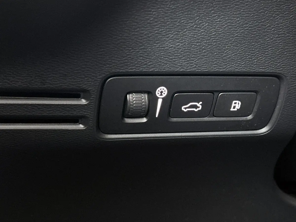 T5 Plus Bright | HARMAN KARDON | ACHTERUITRIJCAMERA | STOELVERWARMING | STUURVERWARMING | NAVIGATIE | CLIMATE CONTROL | DAB RADIO | RIJSTROOKHULP | LICHTMETALEN VELGEN |
