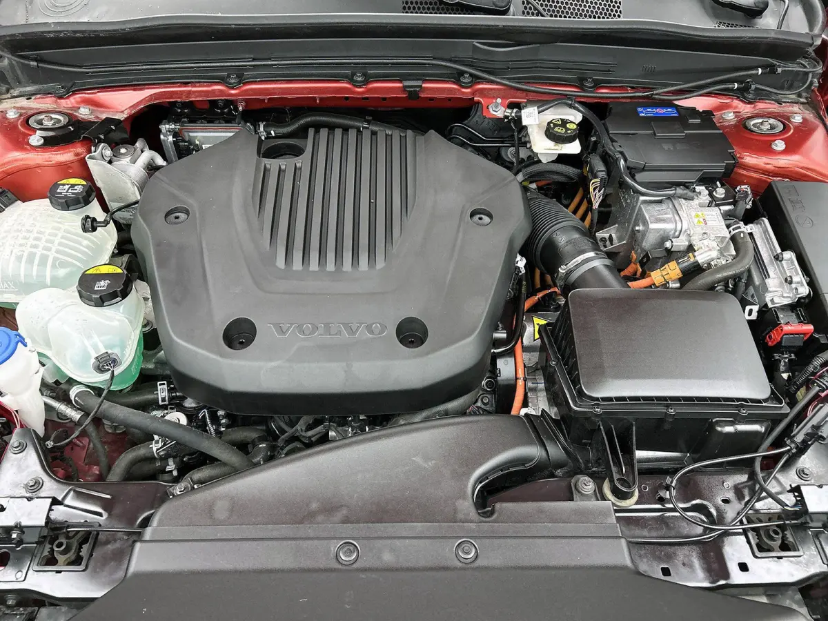 T5 Plus Bright | HARMAN KARDON | ACHTERUITRIJCAMERA | STOELVERWARMING | STUURVERWARMING | NAVIGATIE | CLIMATE CONTROL | DAB RADIO | RIJSTROOKHULP | LICHTMETALEN VELGEN |