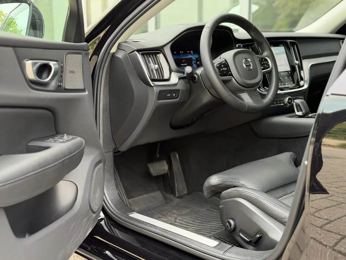 2.0 Recharge T8 AWD 455PK Plus Bright |Schuif/kantel dak|H/K|360Cam|AutoPilot