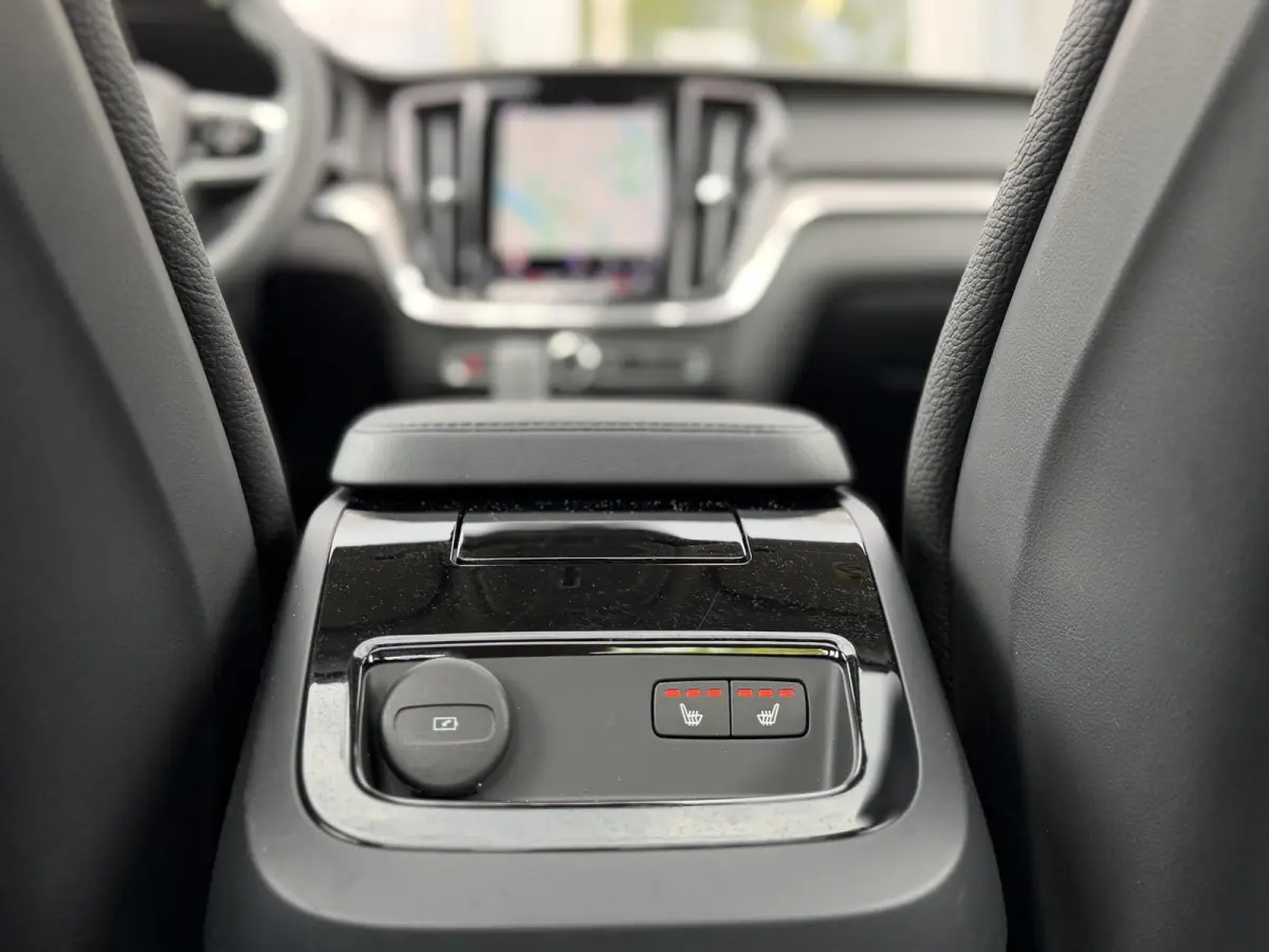 2.0 Recharge T8 AWD 455PK Plus Bright |Schuif/kantel dak|H/K|360Cam|AutoPilot