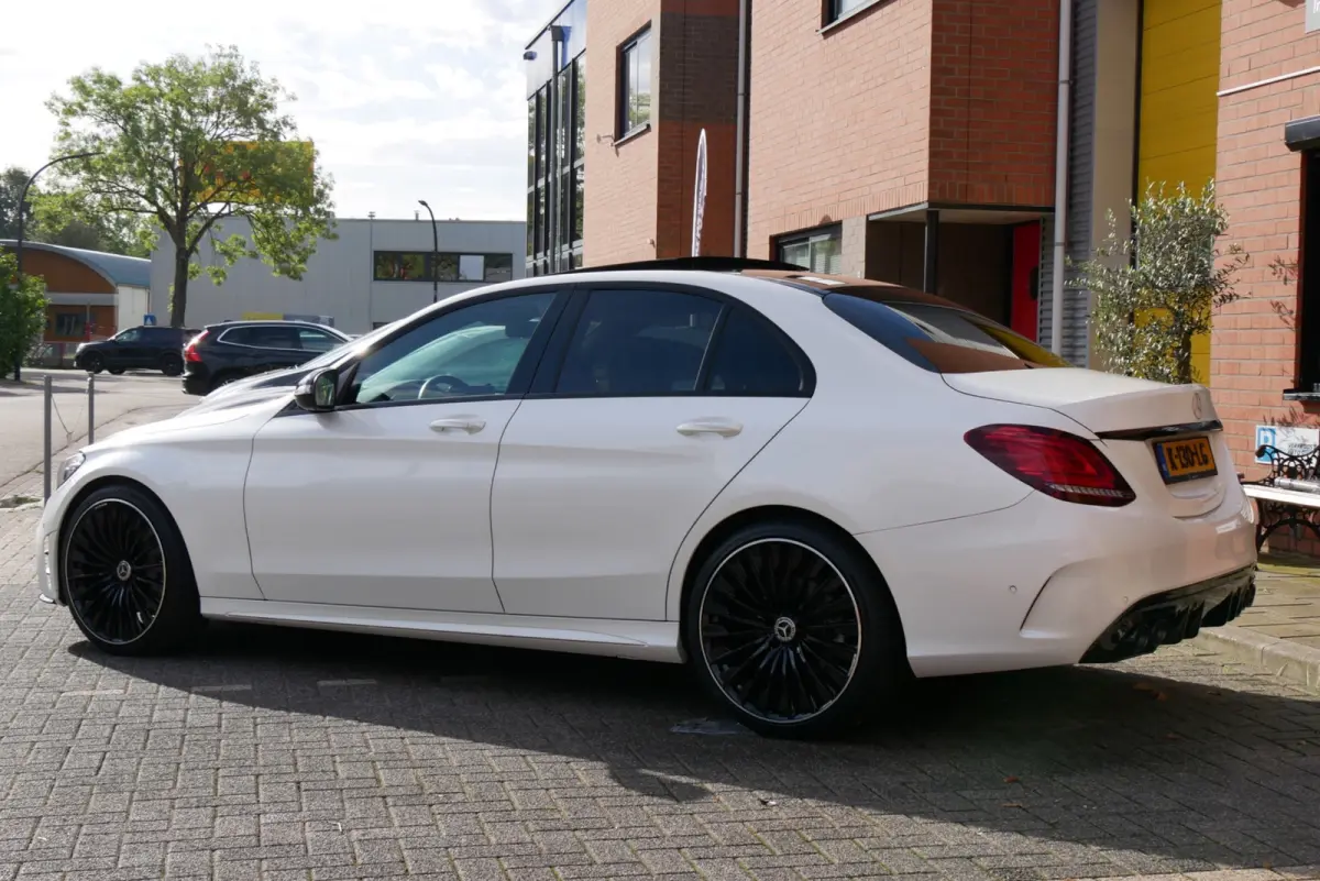 180 c43 AMG look. pano. leder. 360cam