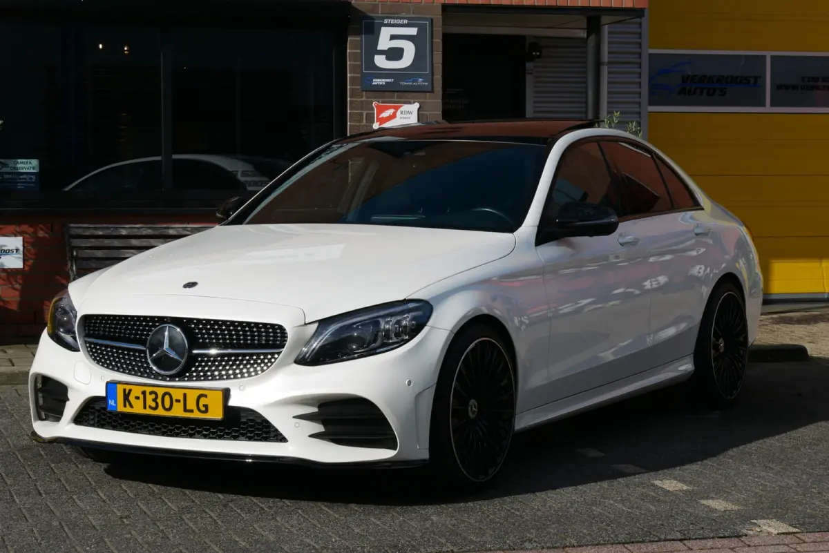180 c43 AMG look. pano. leder. 360cam