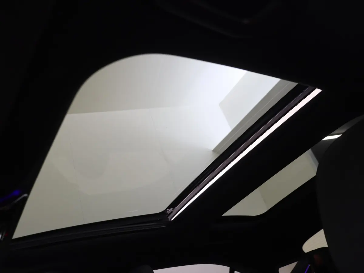 300 e Business Solution AMG Premium Plus /Panoramadak /Burmester /HUD /Memory