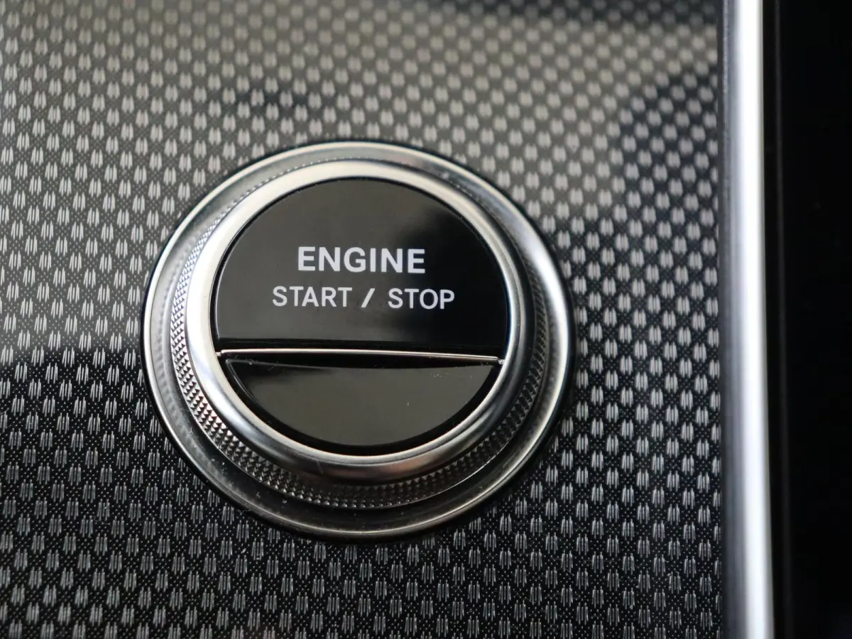 300 e Business Solution AMG Premium Plus /Panoramadak /Burmester /HUD /Memory