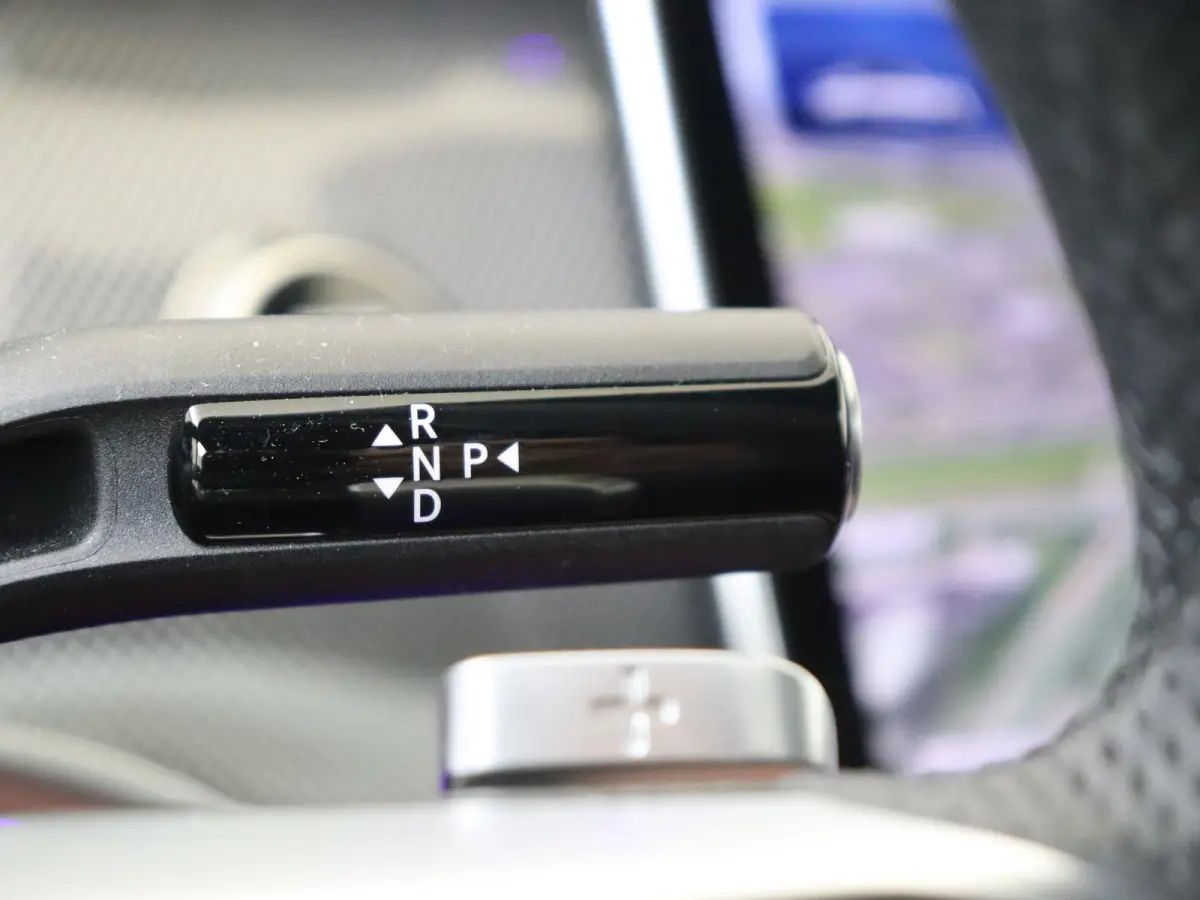300 e Business Solution AMG Premium Plus /Panoramadak /Burmester /HUD /Memory