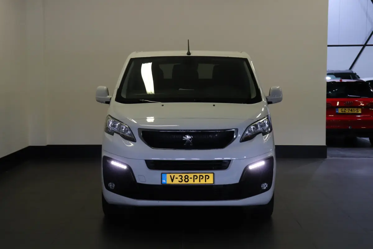 2.0 BlueHDI 122PK L3 Dubbele Cabine EURO 6 - Airco - Cruise - Camera -  € 15.900,- Excl.