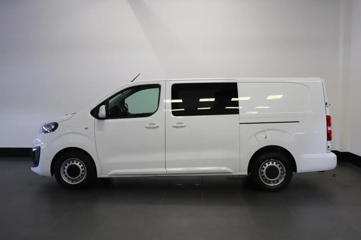 2.0 BlueHDI 122PK L3 Dubbele Cabine EURO 6 - Airco - Cruise - Camera -  € 15.900,- Excl.