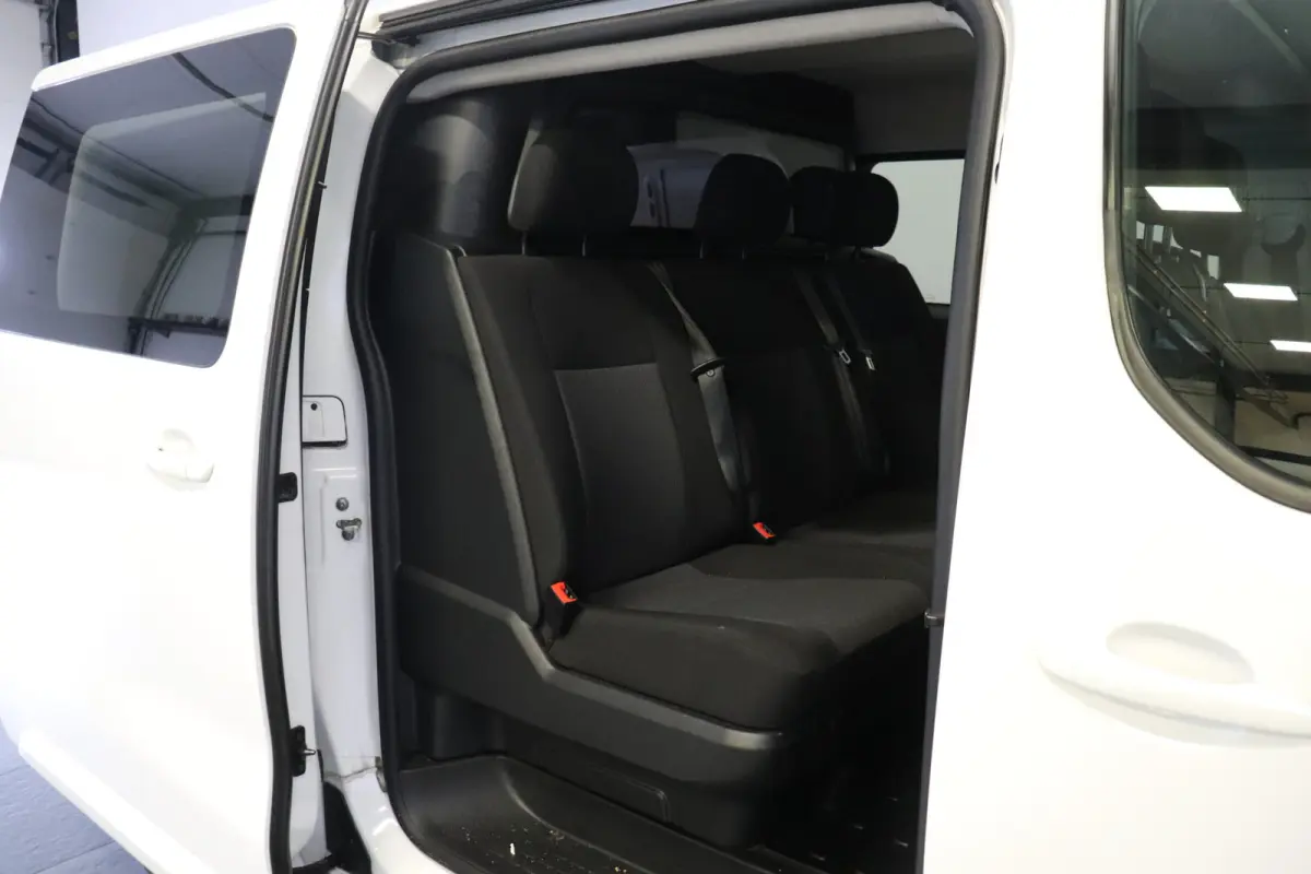 2.0 BlueHDI 122PK L3 Dubbele Cabine EURO 6 - Airco - Cruise - Camera -  € 15.900,- Excl.