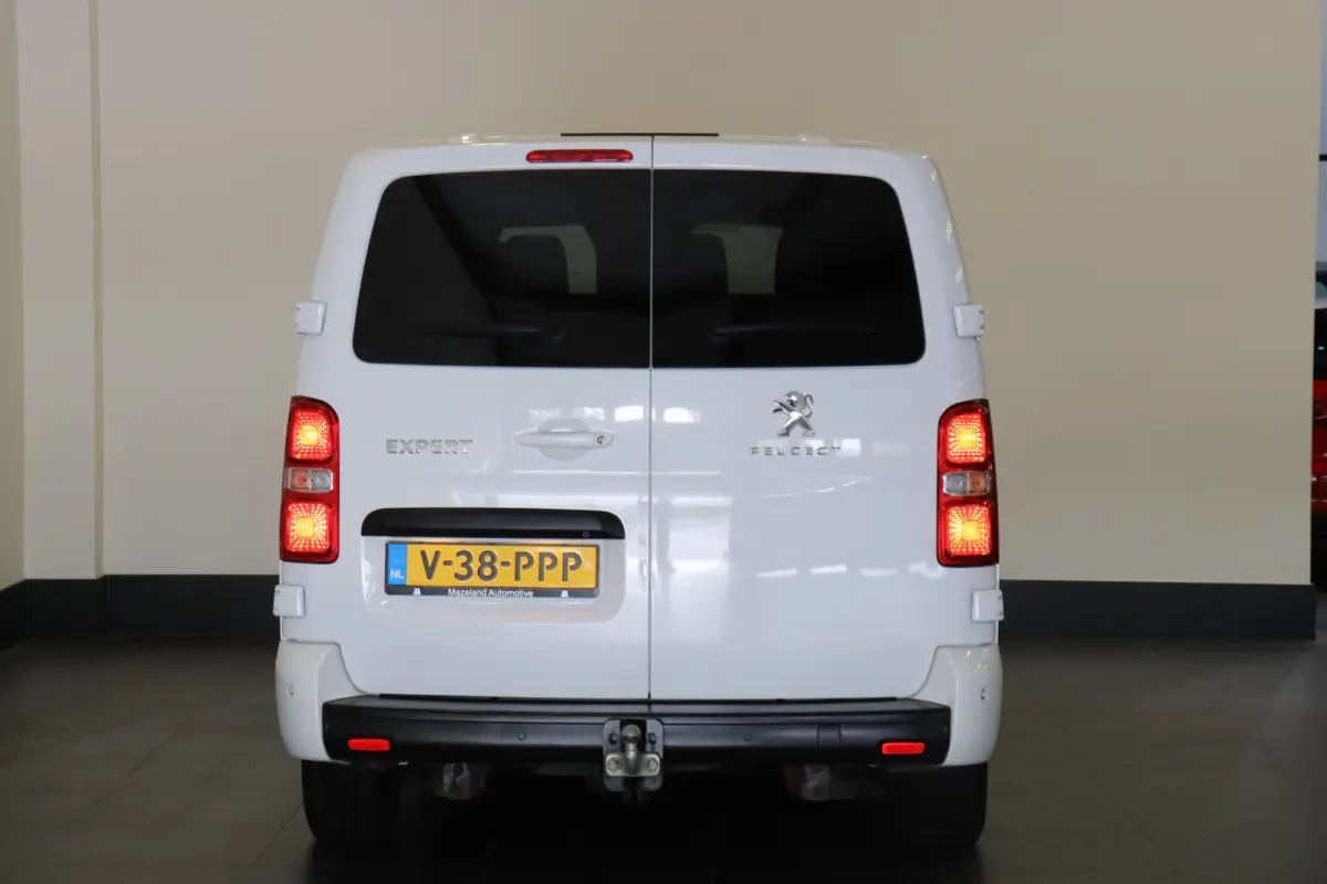2.0 BlueHDI 122PK L3 Dubbele Cabine EURO 6 - Airco - Cruise - Camera -  € 15.900,- Excl.