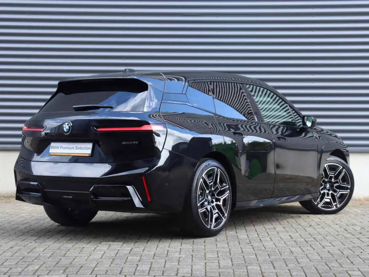 xDrive45 | SoH 99% | M Sportpakket Pro | Trekhaak | Head-up | Driving Assistant Prof. | Parking Assistant Prof. | Harman Kardon | Stoelventilatie | 22'' LMV