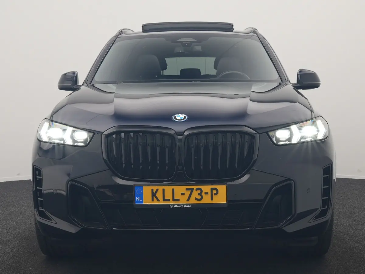xDrive50e High Executive PHEV 490pk Dealer O.H. | Panodak Sky Lounge | M Sport | Luchtvering | Head Up | 360 Camera | Harman / Kardon | Nappa Lederen Comfortstoelen Memory & Verwarmd | Carbo