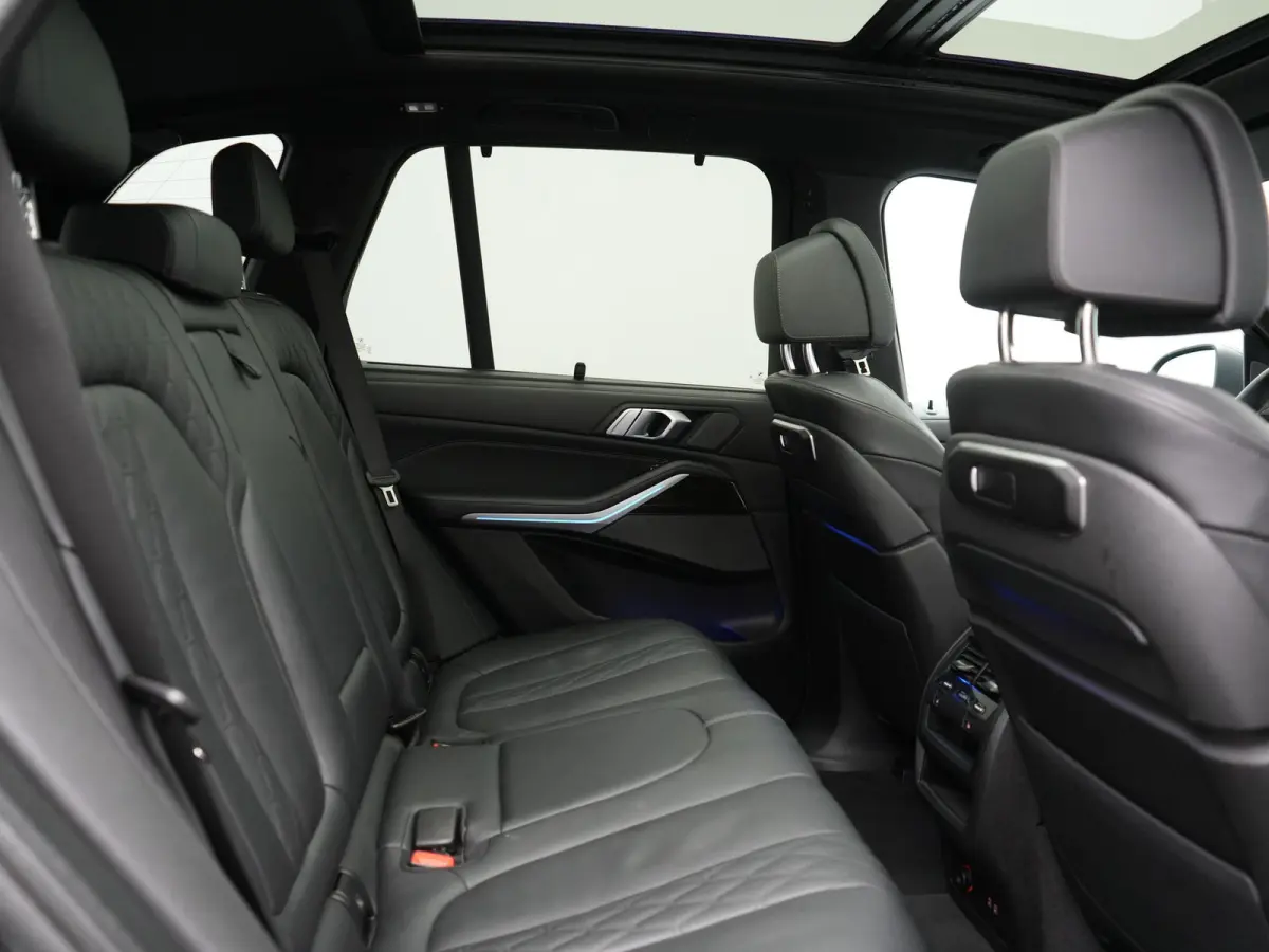 xDrive50e High Executive PHEV 490pk Dealer O.H. | Panodak Sky Lounge | M Sport | Luchtvering | Head Up | 360 Camera | Harman / Kardon | Nappa Lederen Comfortstoelen Memory & Verwarmd | Carbo