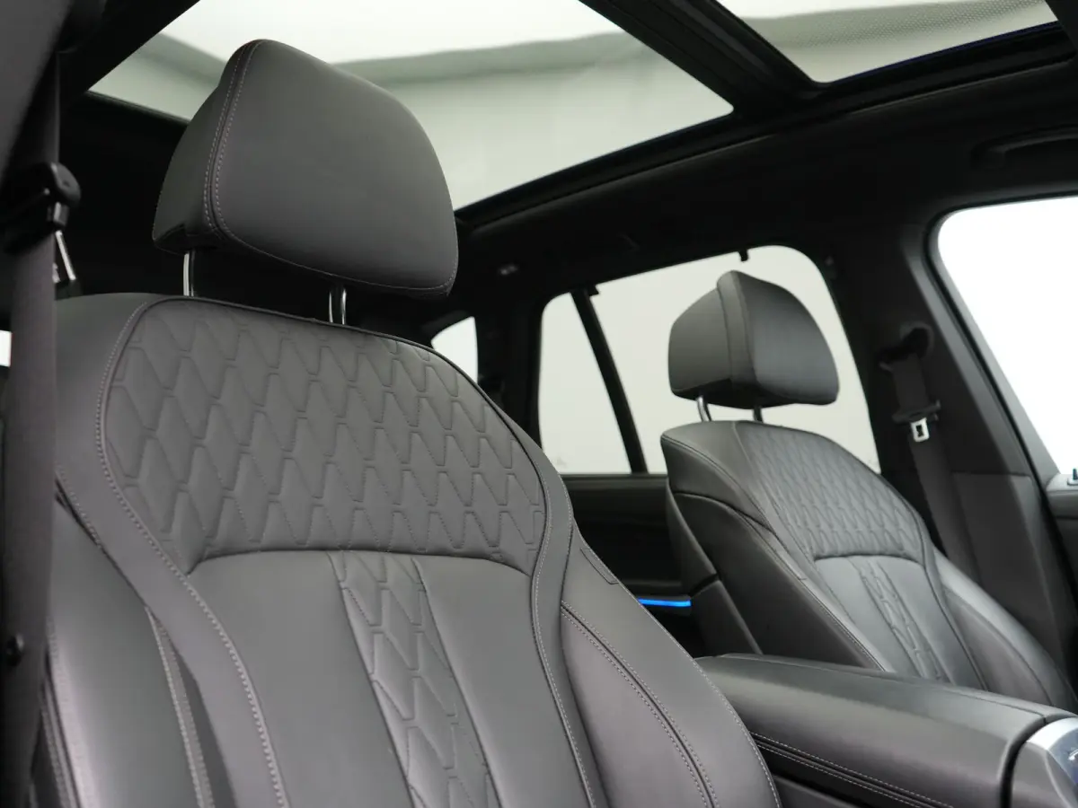 xDrive50e High Executive PHEV 490pk Dealer O.H. | Panodak Sky Lounge | M Sport | Luchtvering | Head Up | 360 Camera | Harman / Kardon | Nappa Lederen Comfortstoelen Memory & Verwarmd | Carbo