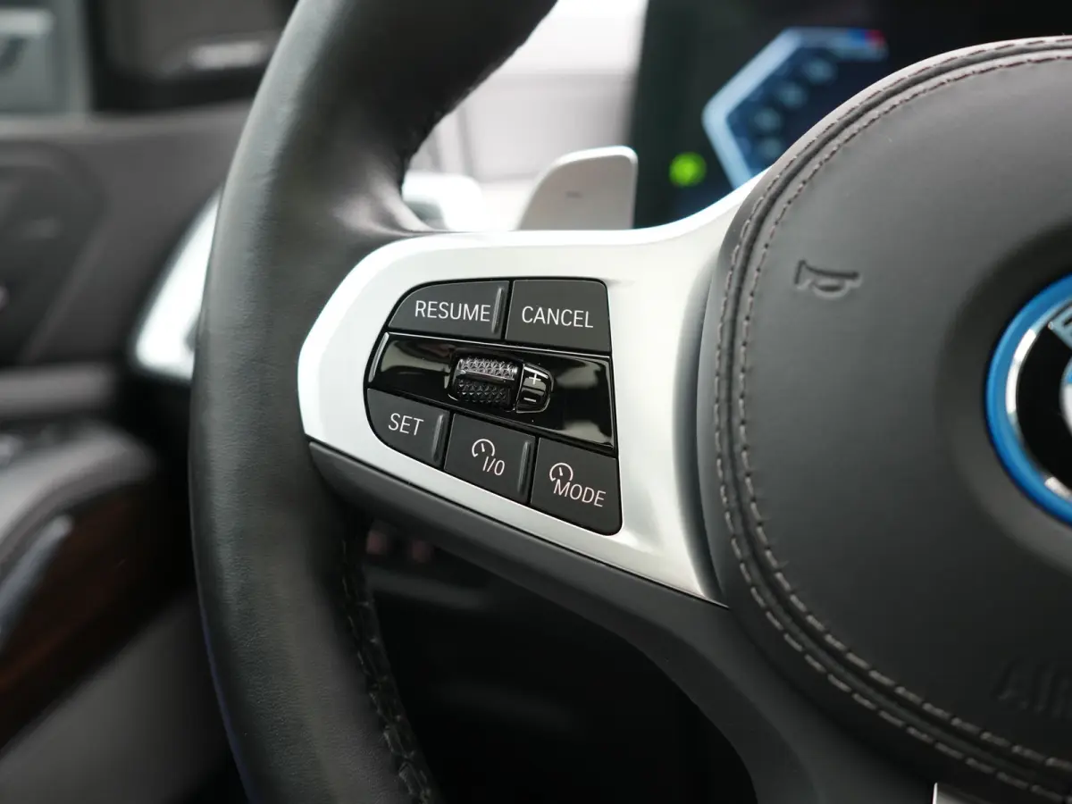 xDrive50e High Executive PHEV 490pk Dealer O.H. | Panodak Sky Lounge | M Sport | Luchtvering | Head Up | 360 Camera | Harman / Kardon | Nappa Lederen Comfortstoelen Memory & Verwarmd | Carbo