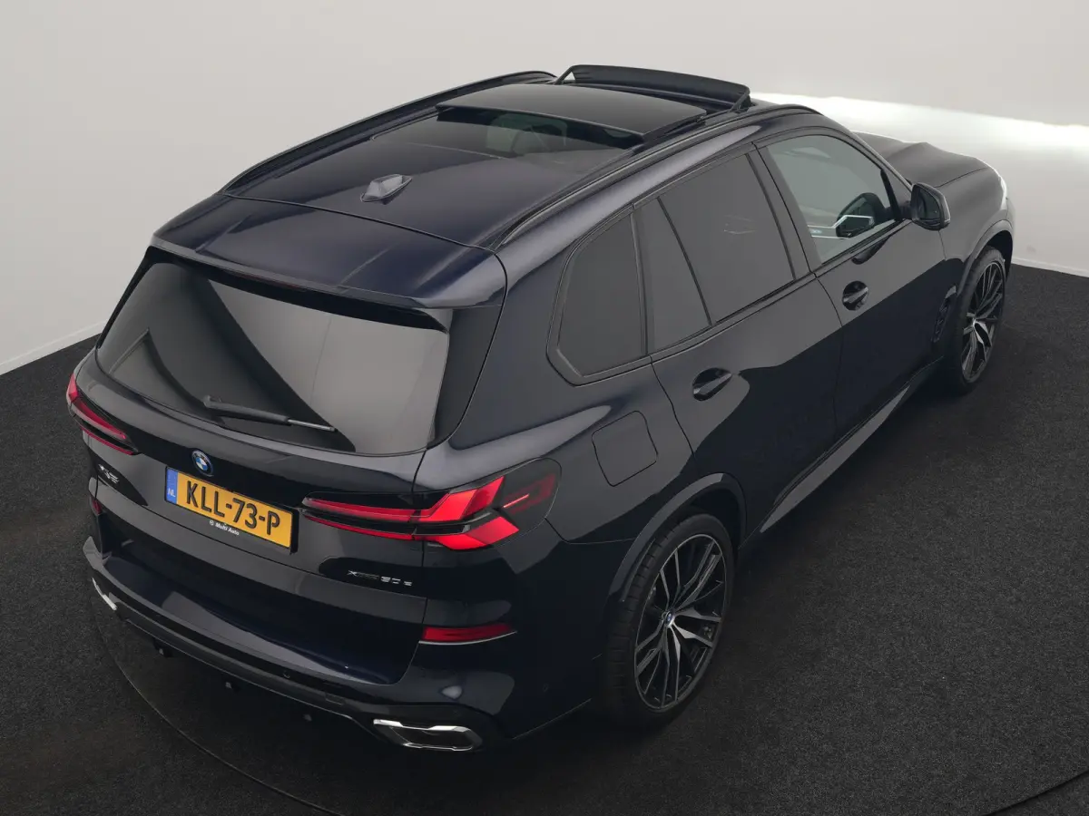 xDrive50e High Executive PHEV 490pk Dealer O.H. | Panodak Sky Lounge | M Sport | Luchtvering | Head Up | 360 Camera | Harman / Kardon | Nappa Lederen Comfortstoelen Memory & Verwarmd | Carbo