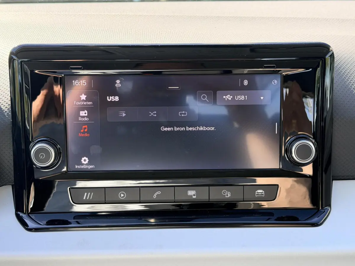 1.0 TSI Style Business Connect | Nieuw Model | Apple Carplay | Led | Dealer Onderhouden