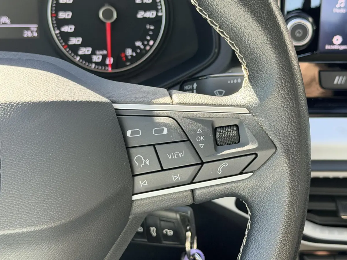 1.0 TSI Style Business Connect | Nieuw Model | Apple Carplay | Led | Dealer Onderhouden