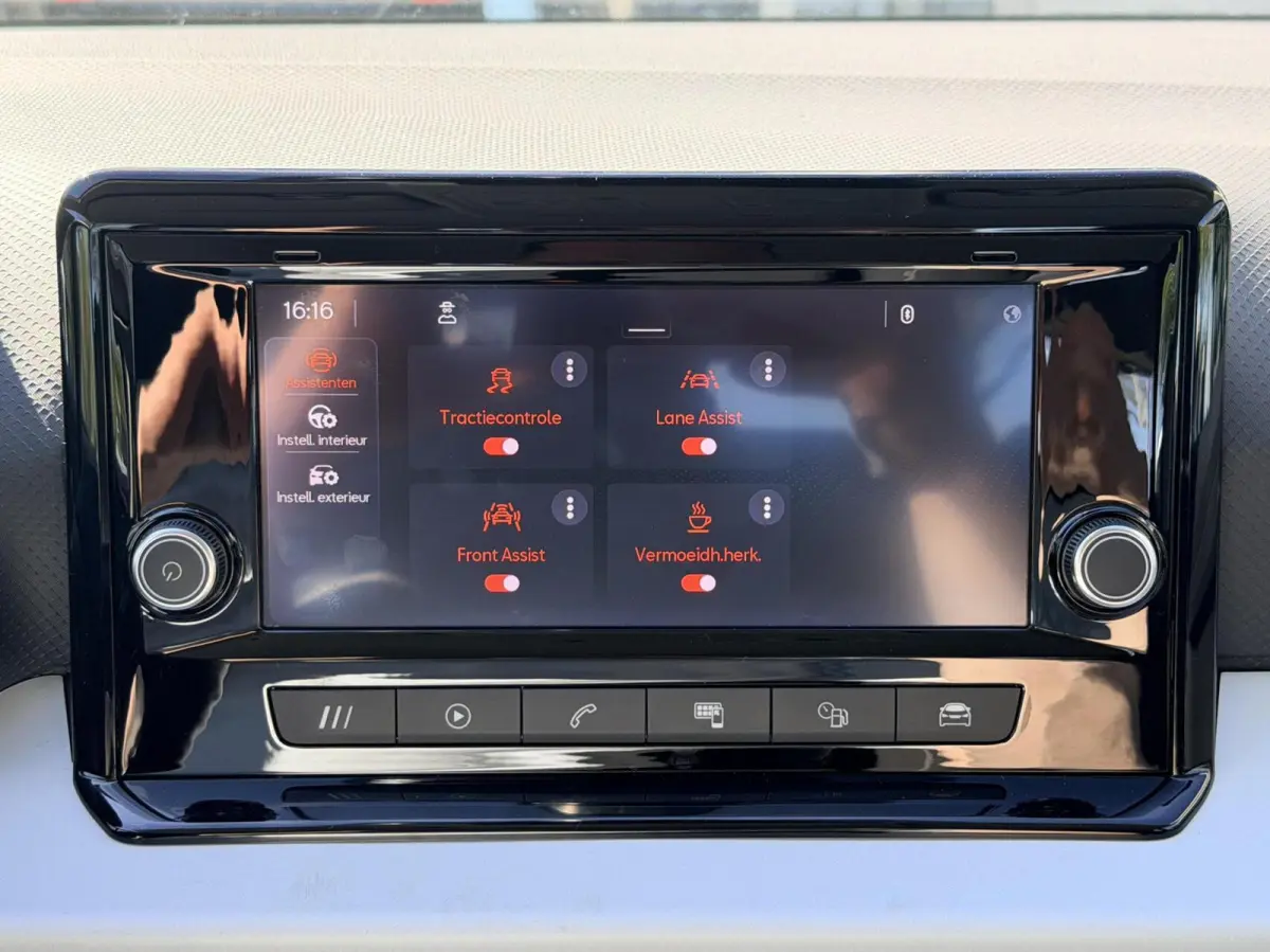 1.0 TSI Style Business Connect | Nieuw Model | Apple Carplay | Led | Dealer Onderhouden