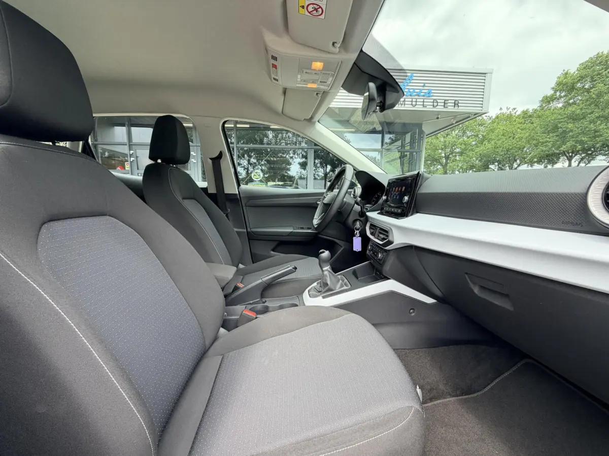 1.0 TSI Style Business Connect | Nieuw Model | Apple Carplay | Led | Dealer Onderhouden