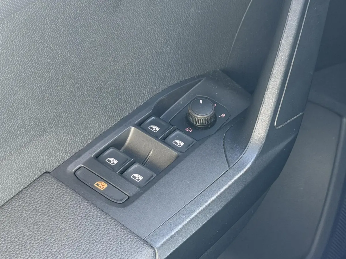 1.0 TSI Style Business Connect | Nieuw Model | Apple Carplay | Led | Dealer Onderhouden