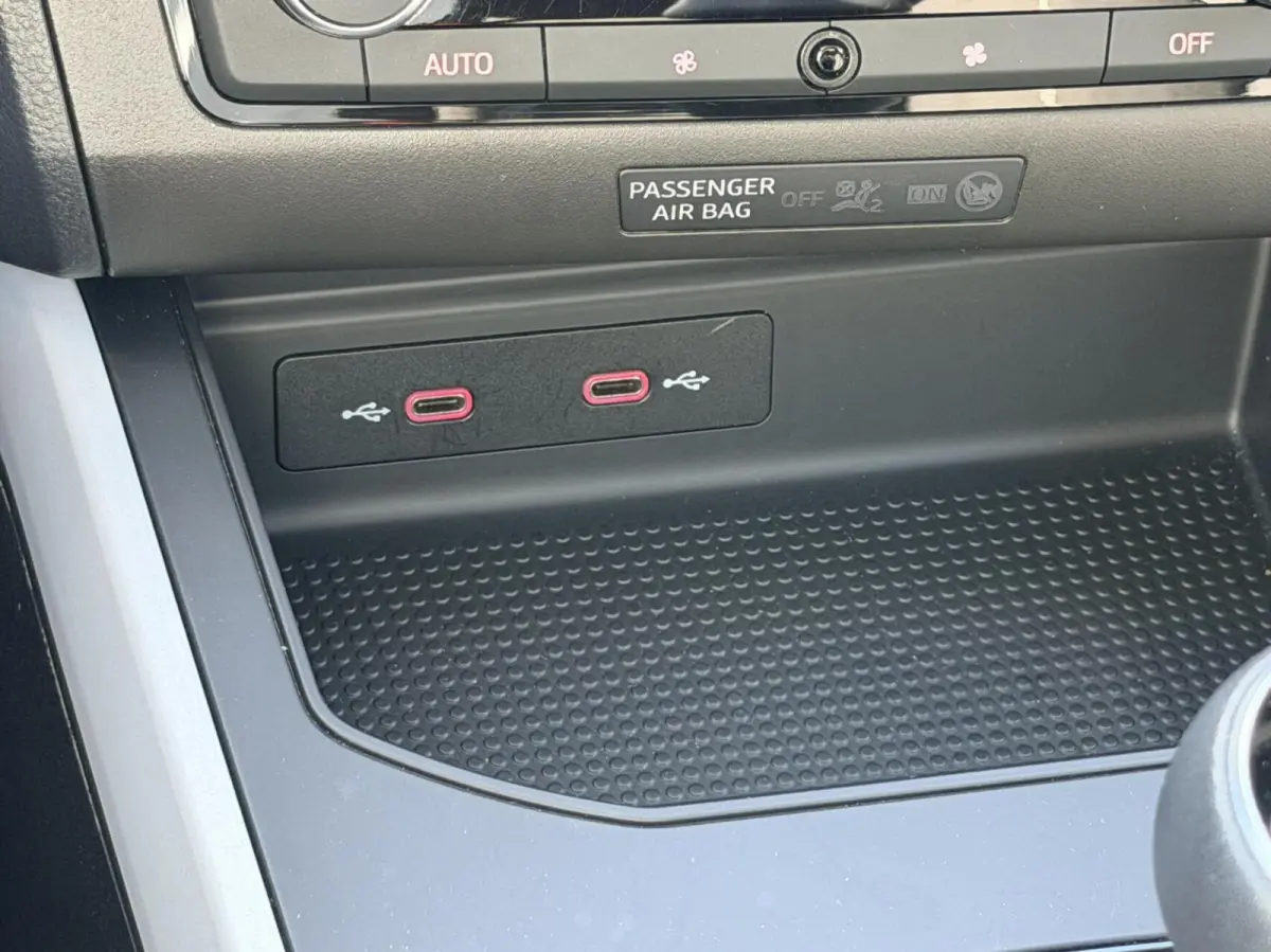1.0 TSI Style Business Connect | Nieuw Model | Apple Carplay | Led | Dealer Onderhouden