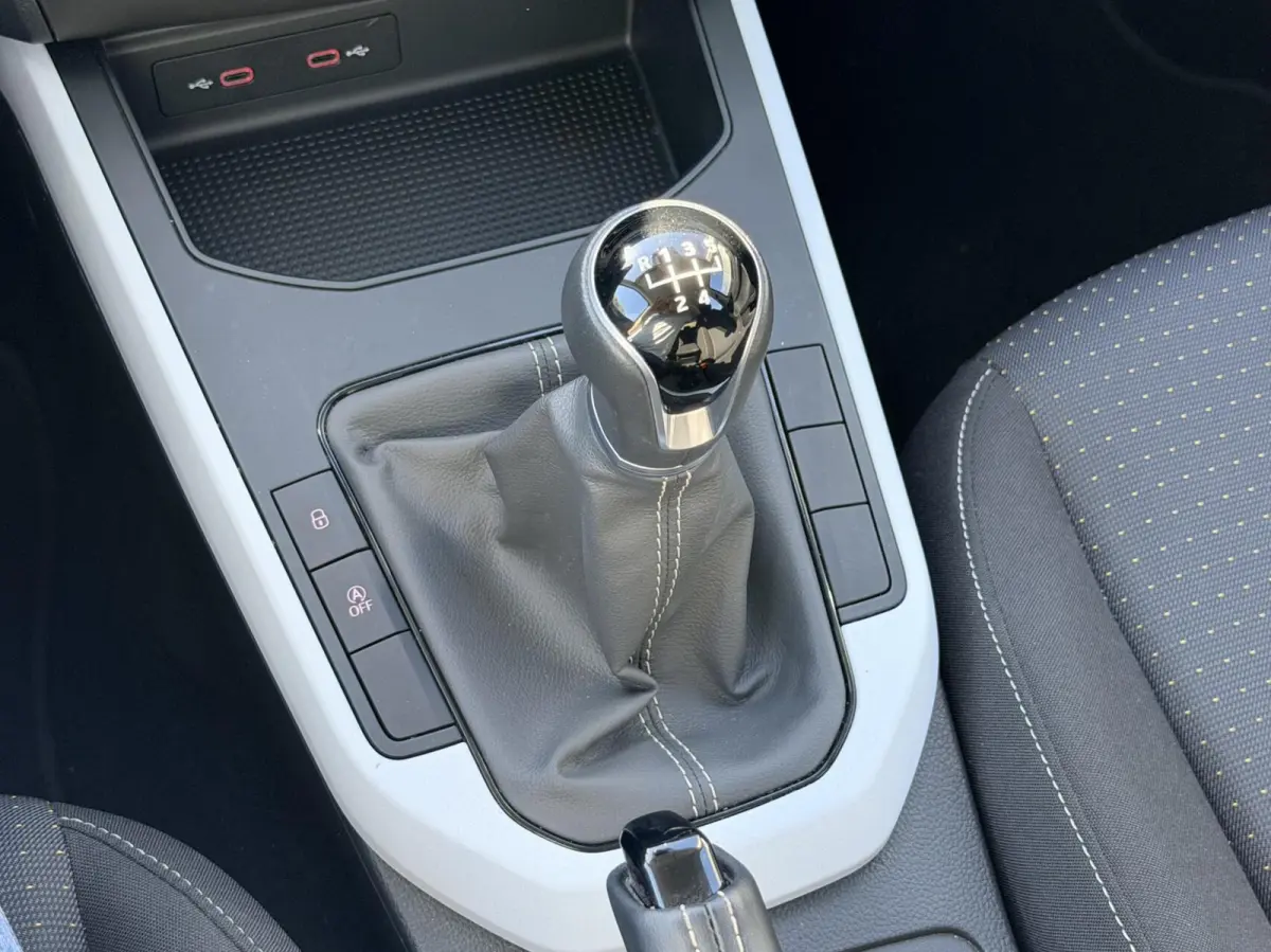 1.0 TSI Style Business Connect | Nieuw Model | Apple Carplay | Led | Dealer Onderhouden