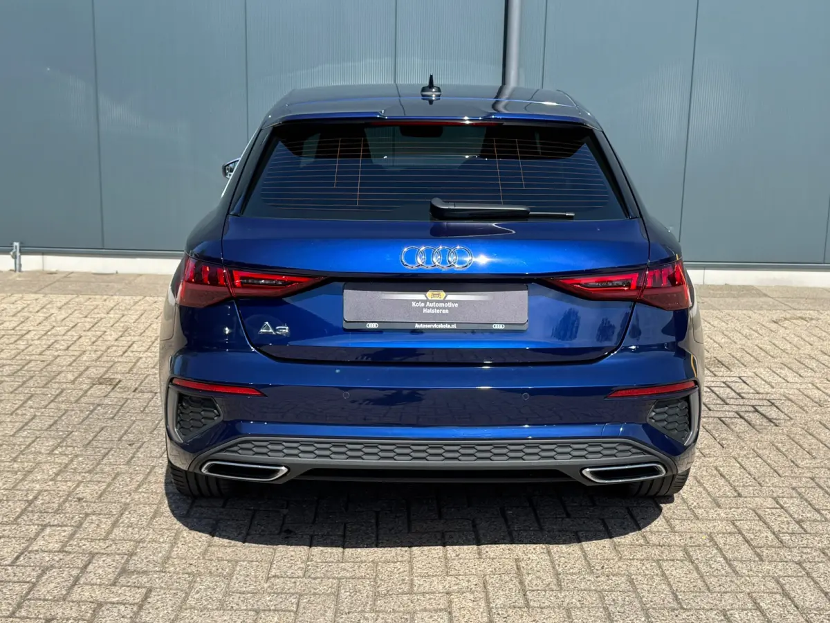 30 TFSI S-line edition AUTOMAAT * Navigatie * Parkeersensoren * Audi Sound *