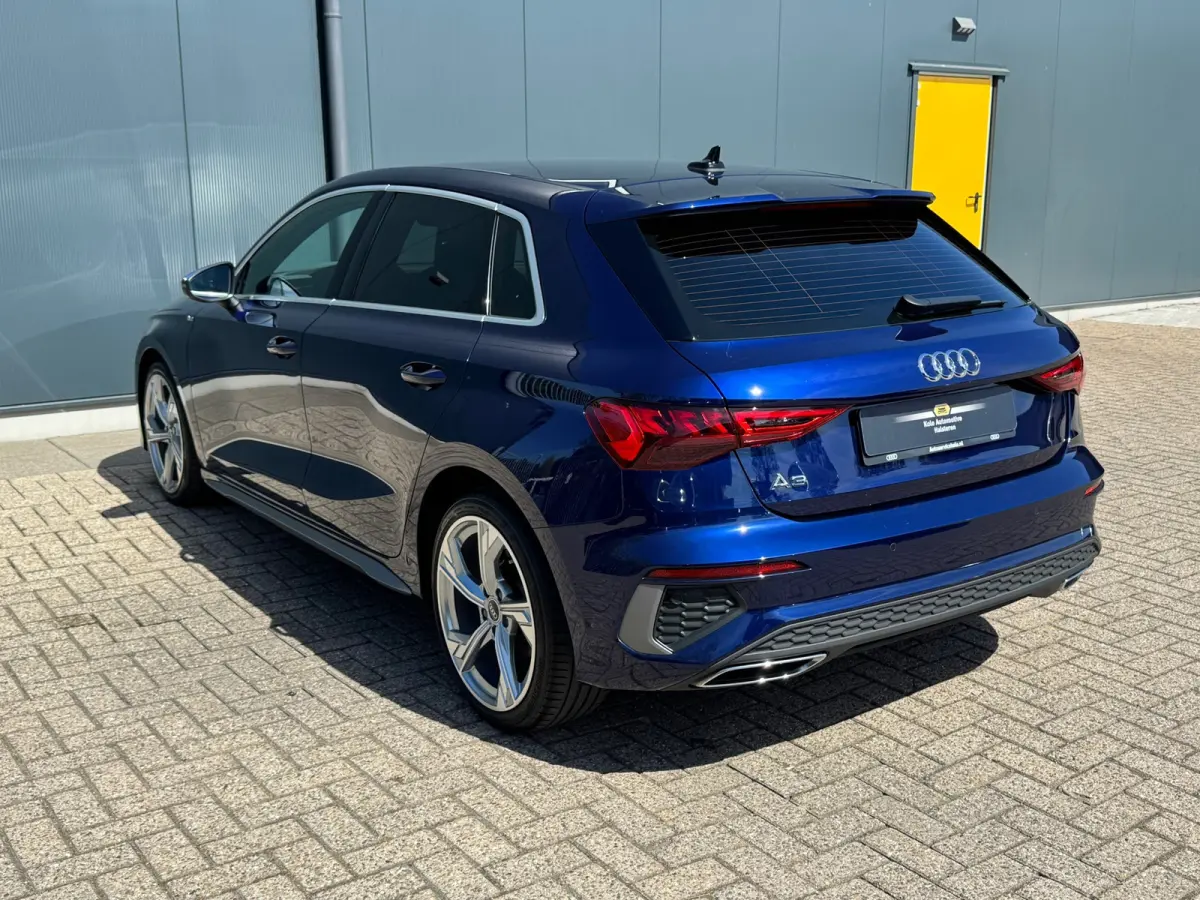 30 TFSI S-line edition AUTOMAAT * Navigatie * Parkeersensoren * Audi Sound *
