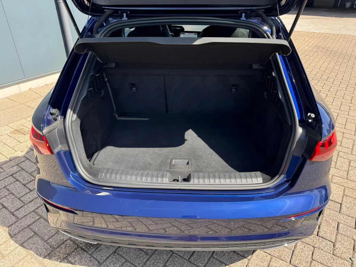 30 TFSI S-line edition AUTOMAAT * Navigatie * Parkeersensoren * Audi Sound *