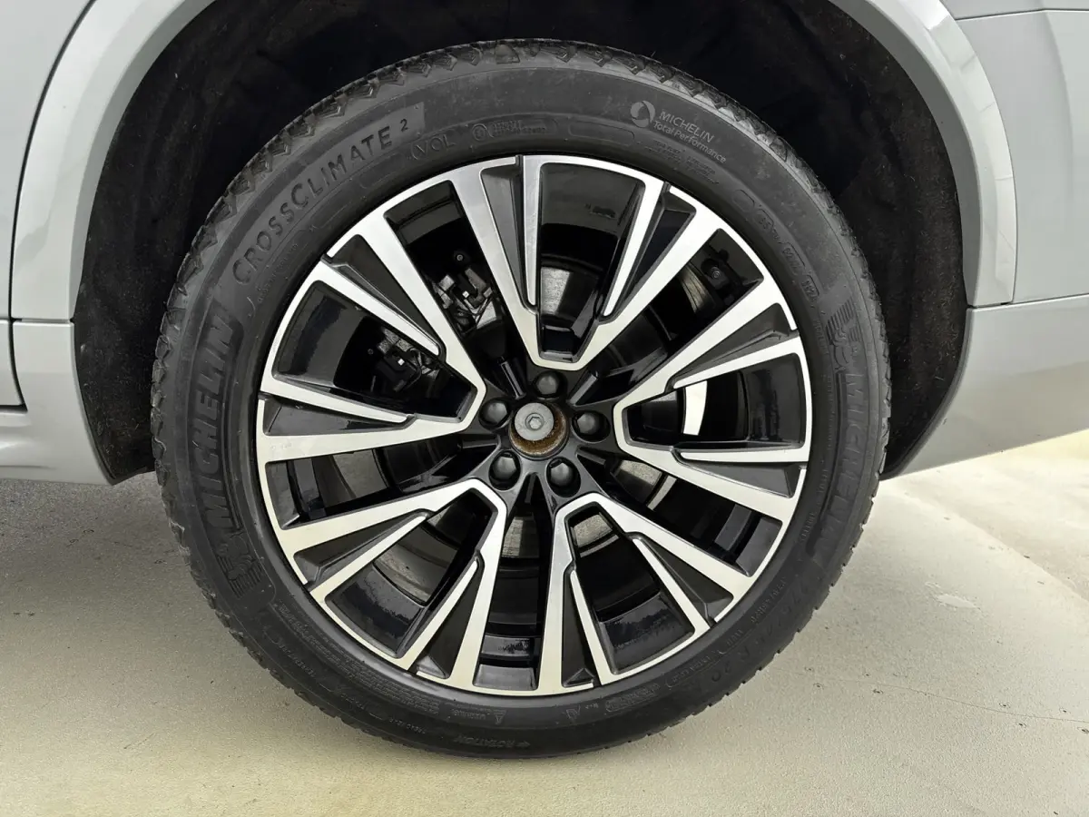 2.0 T8 Recharge AWD Core Bright | Trekhaak | BLIS | PDC V+A en Camera | Lederen bekleding | Stoel + Stuurverwarming |