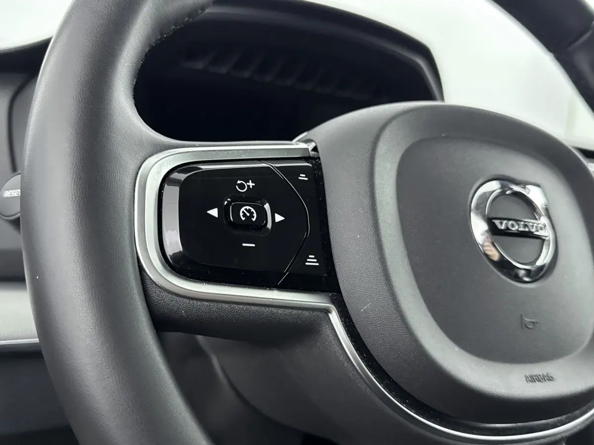 2.0 T8 Recharge AWD Core Bright | Trekhaak | BLIS | PDC V+A en Camera | Lederen bekleding | Stoel + Stuurverwarming |