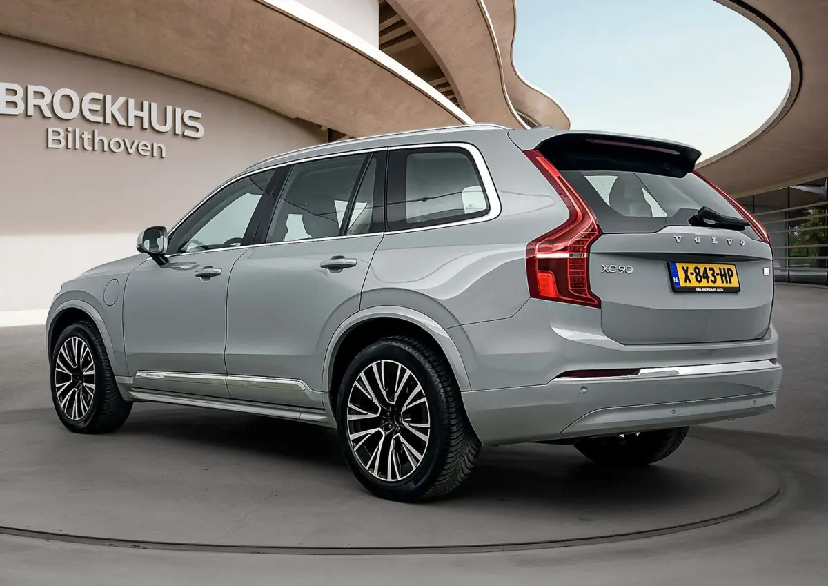2.0 T8 Recharge AWD Core Bright | Trekhaak | BLIS | PDC V+A en Camera | Lederen bekleding | Stoel + Stuurverwarming |