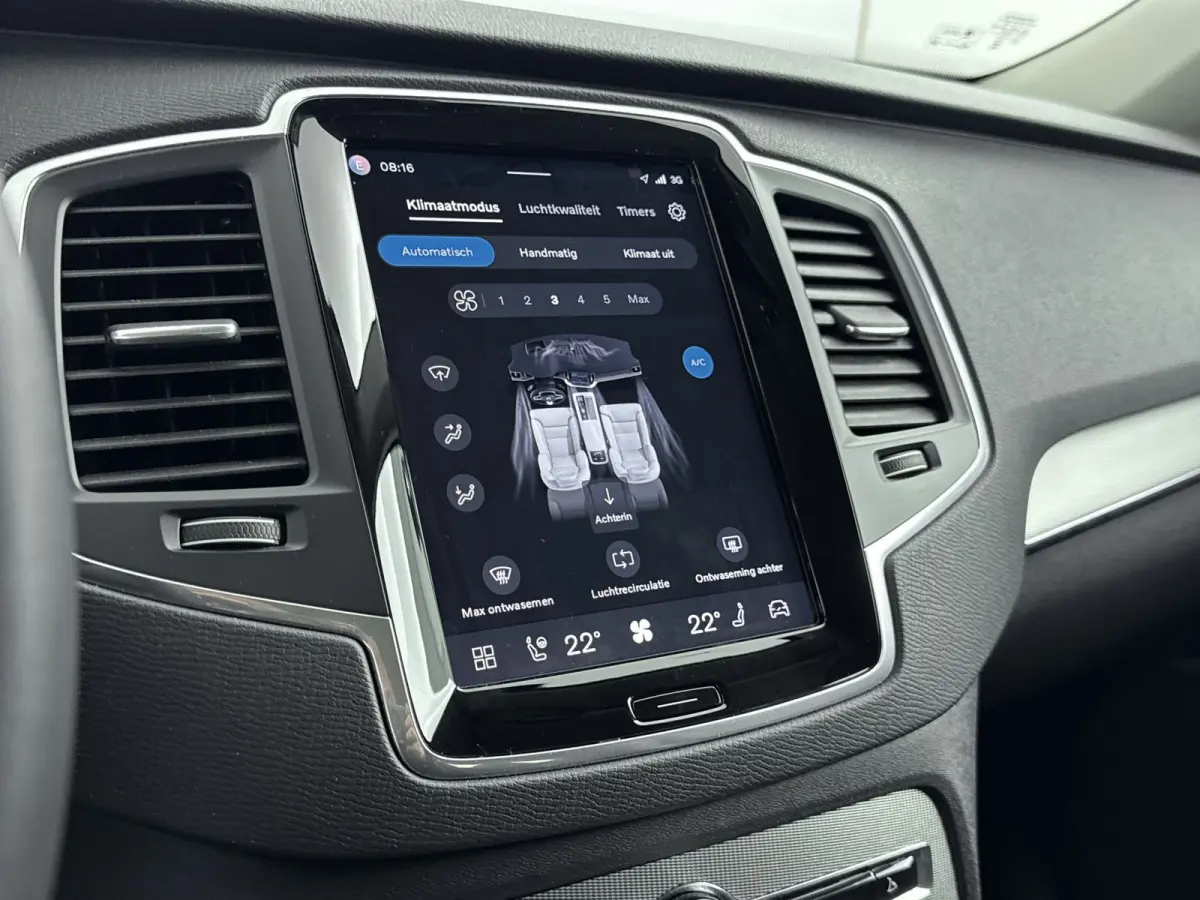 2.0 T8 Recharge AWD Core Bright | Trekhaak | BLIS | PDC V+A en Camera | Lederen bekleding | Stoel + Stuurverwarming |