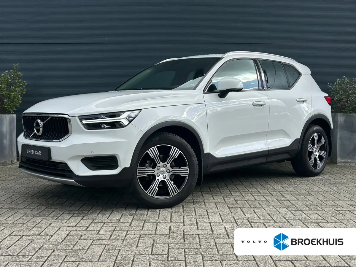 1.5 T3 Momentum | Camera | Cruise Control | Navigatie | Lane Assist | Spiegels dimmend |