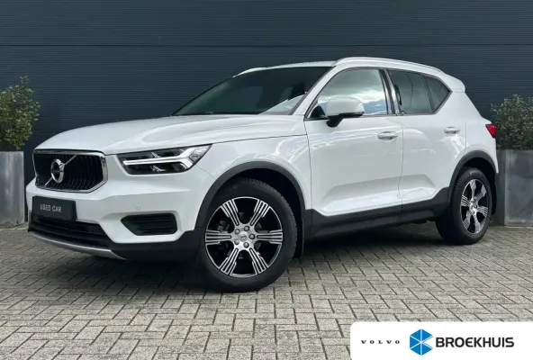 1.5 T3 Momentum | Camera | Cruise Control | Navigatie | Lane Assist | Spiegels dimmend |