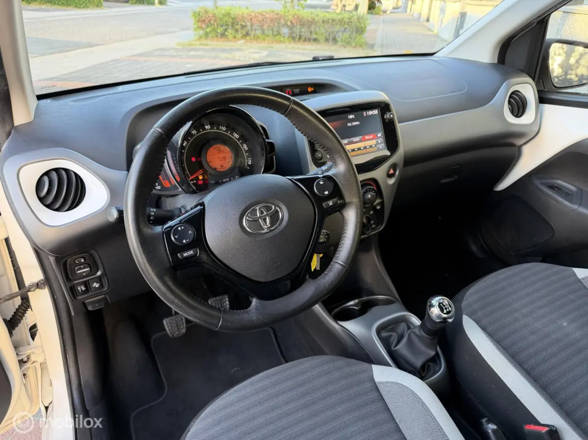 1.0 VVT-i Carplay |Airco |Dealer Onderhouden