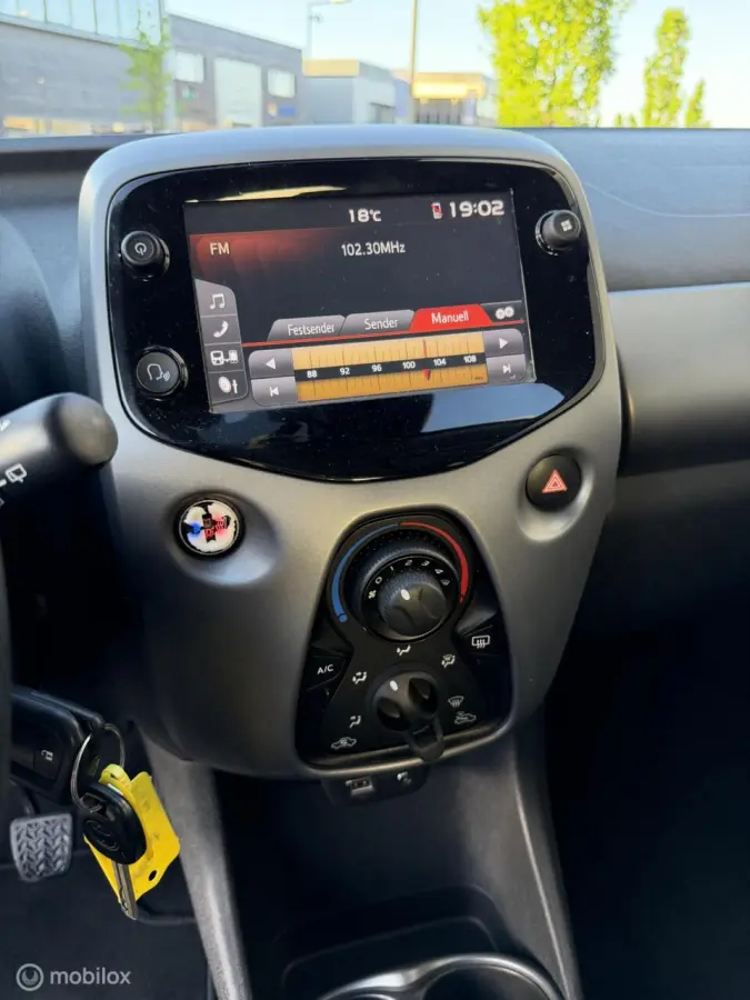 1.0 VVT-i Carplay |Airco |Dealer Onderhouden