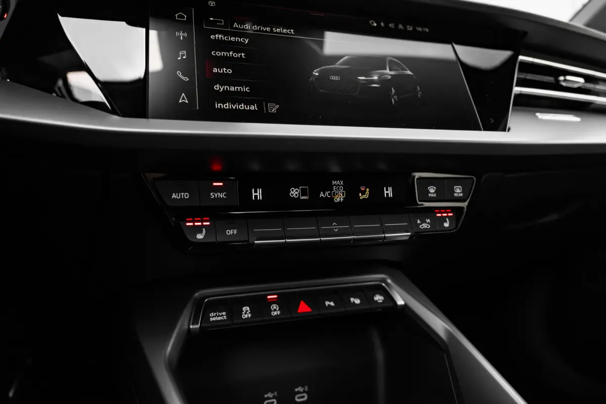 Pro Line | Aluminium optiek in het interieur | Audi virtual cockpit | Cruise control