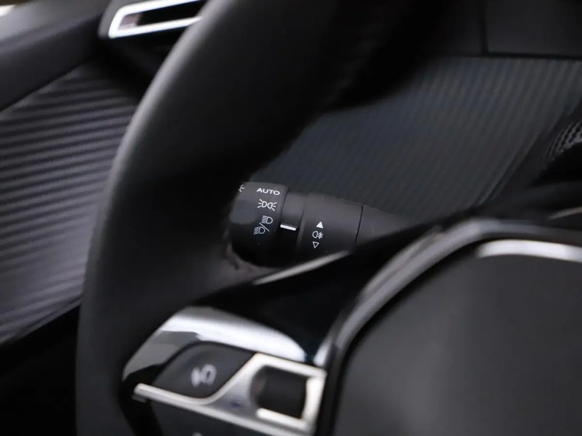 1.2T 100pk Allure Pack Camera/Nav/Ecc/CarPlay/ Keyless/H.Leder/