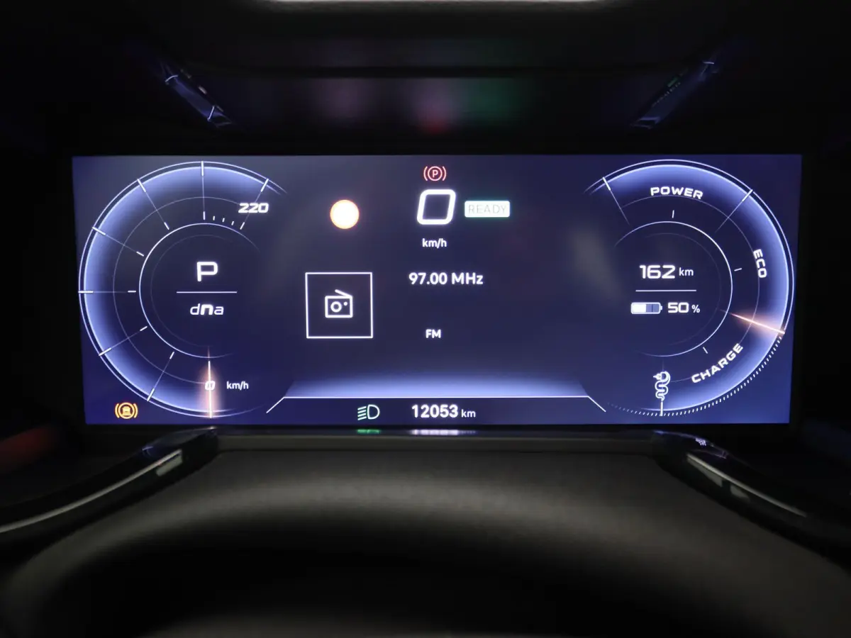 Elettrica 54 kWh | Apple Carplay/Android Auto | Climate control | 18" Lichtmetalen velgen | Parkeersensoren