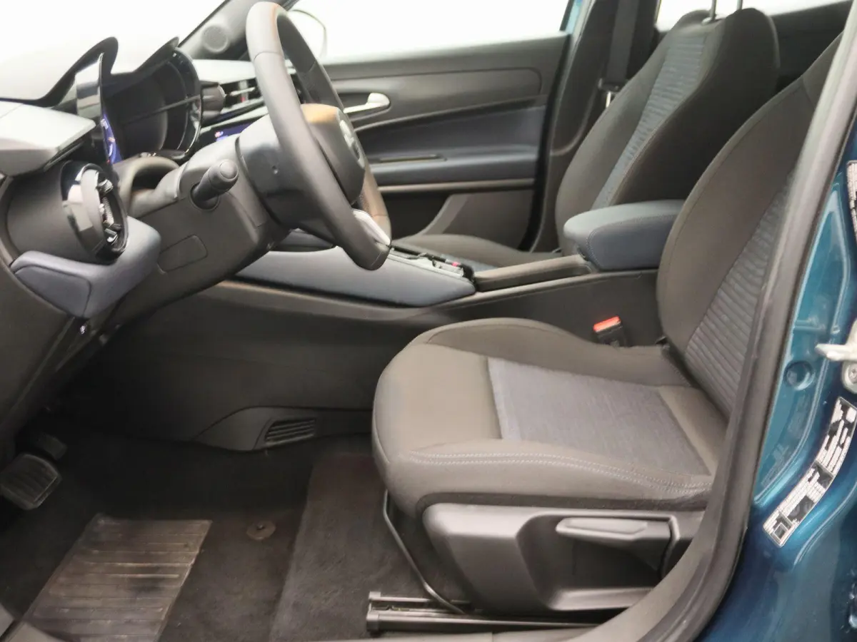 Elettrica 54 kWh | Apple Carplay/Android Auto | Climate control | 18" Lichtmetalen velgen | Parkeersensoren