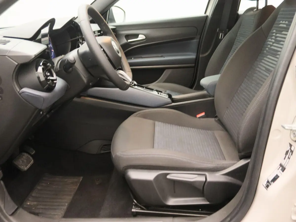 Elettrica 54 kWh | Apple Carplay/Android Auto | Climate control | 18" Lichtmetalen velgen | Parkeersensoren